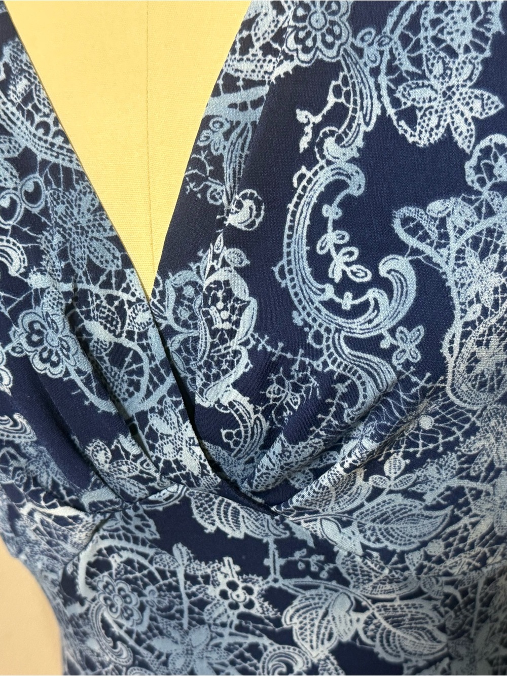 Medium Navy/White Floral Dress - Great Condition - Picture 2 of 9